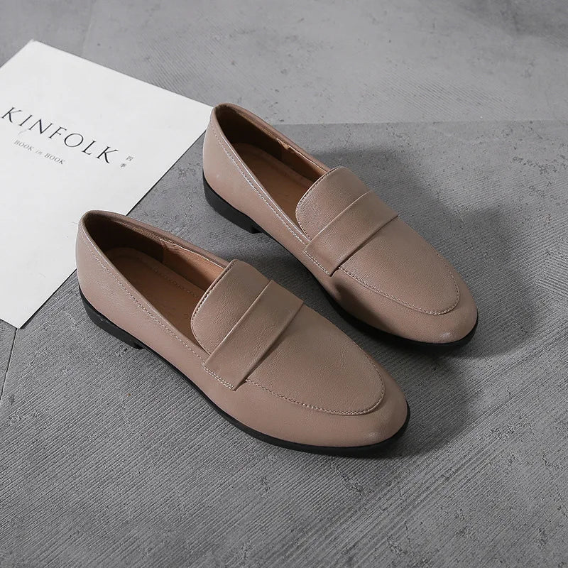 YBQJOO Damen Flats 2025 – Vintage Lederschuhe mit Rundzehen, rutschfest, britischer Stil, flache Alltagsschuhe für Frühling und Herbst