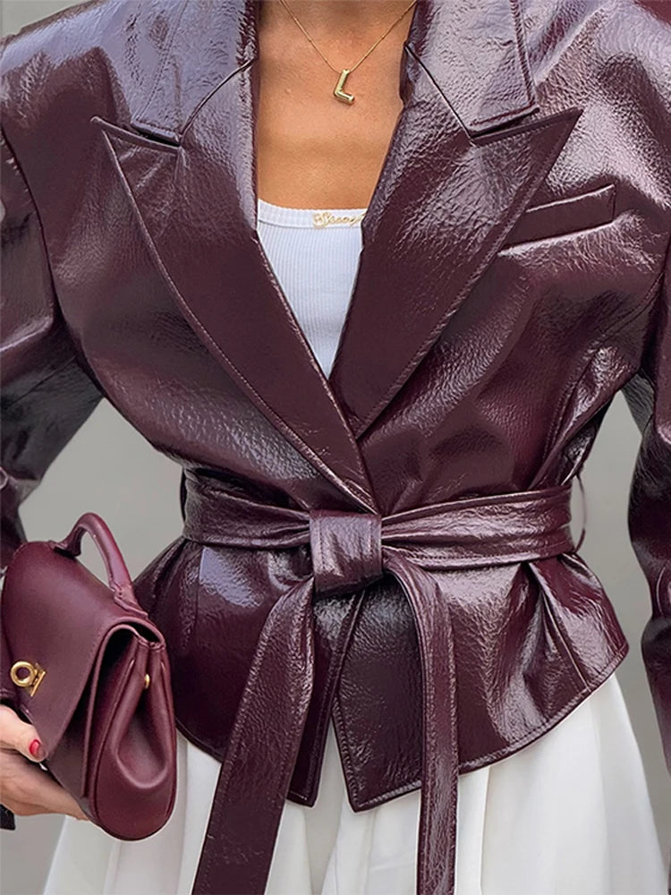 Vintage Damen Lederjacke mit Gürtel – Slim Fit Kurzjacke mit Schnürdetails, Reverskragen & Y2K High-Street Style