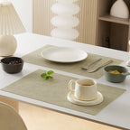 Tabletex Luxuriöse PVC-Kunstleder Tischsets in Weiß – Stoffoptik, wasserdicht & pflegeleicht im japanischen Stil (4er Set)