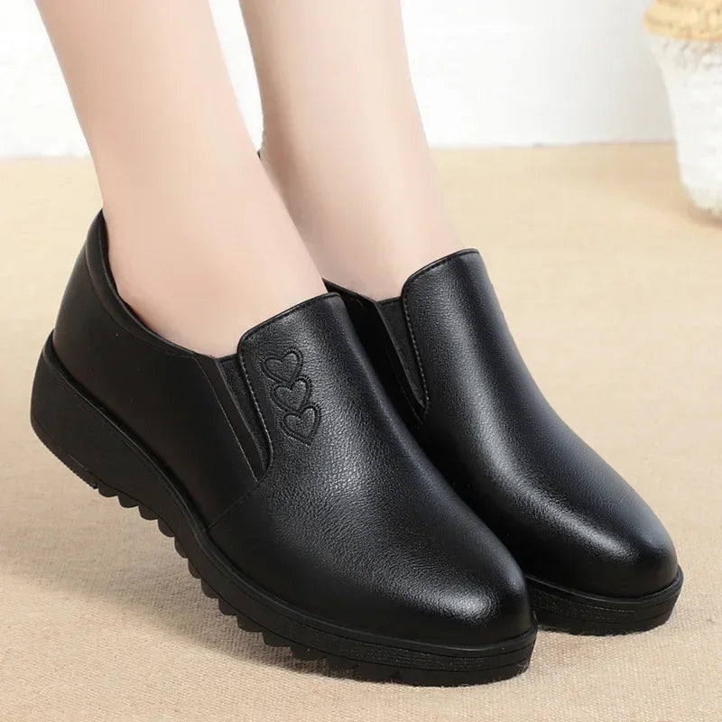 YanCloud Damen Leder Loafers – Bequeme Slip-On Flats mit 3 cm Absatz, atmungsaktive Mokassins für Alltag & Autofahren