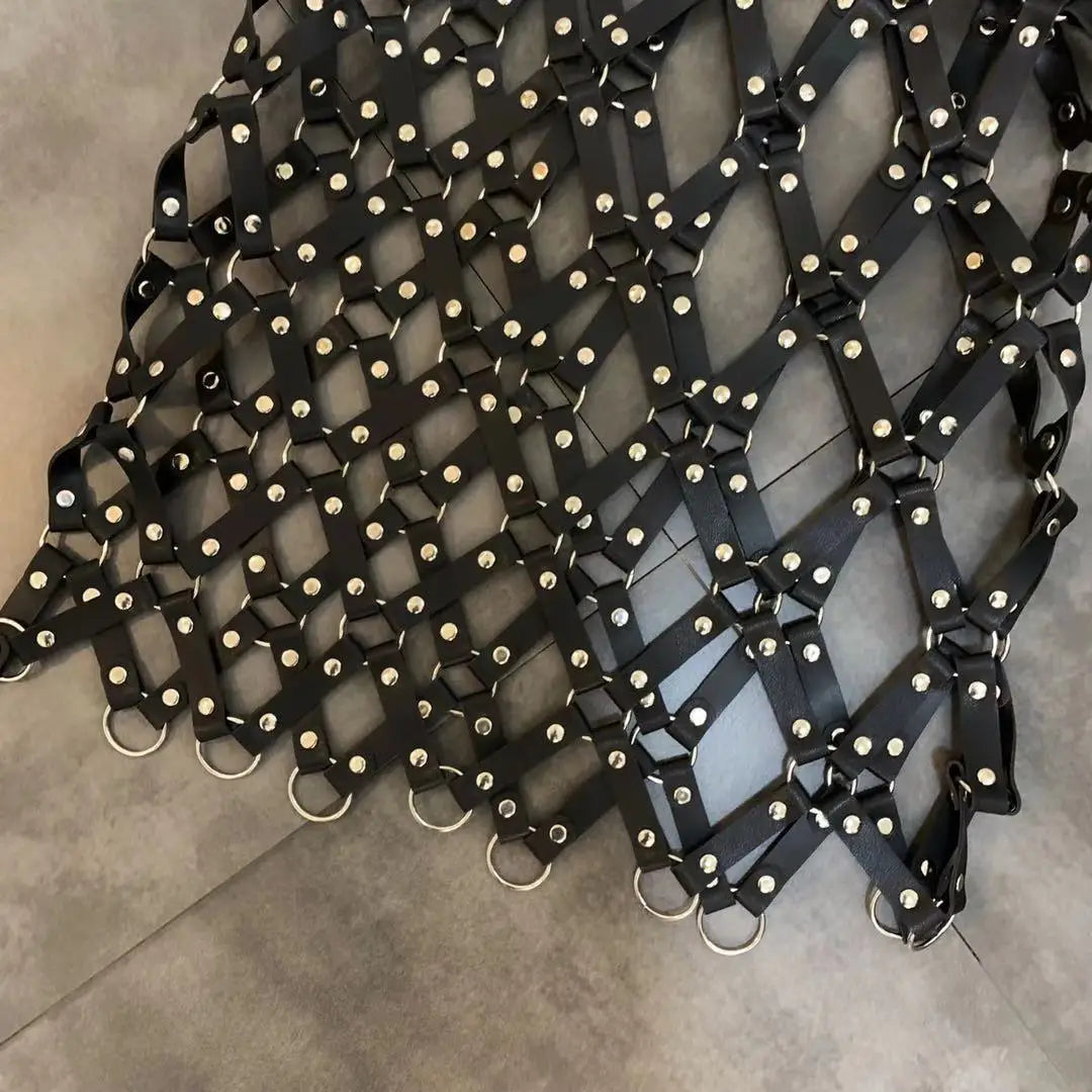 Damen PU Leder Minirock Schwarz – A-Linien High Waist Rock mit Diamant-Gitter & Cut-Outs, moderner Club- & Fashion-Minirock