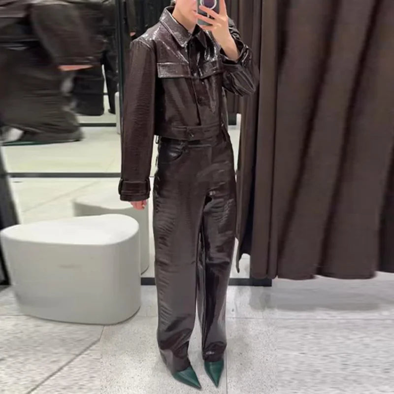 HIGH STREET Damen Leder Zweiteiler 2025 – Cropped Jacke mit Revers & Taschen, gerade Hose, moderner Herbstanzug