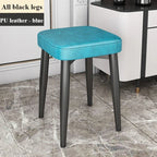 Moderner Esszimmerstuhl aus Leder mit Latexpolster – Stapelbarer Light-Luxury Dining Chair mit Carbonstahlrahmen & rutschfesten Füßen