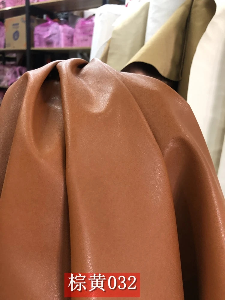 Dünnes weiches Kunstleder Meterware – Elastischer PU-Lederstoff mit Schafprägung für Kleidung, Taschen & DIY Nähprojekte