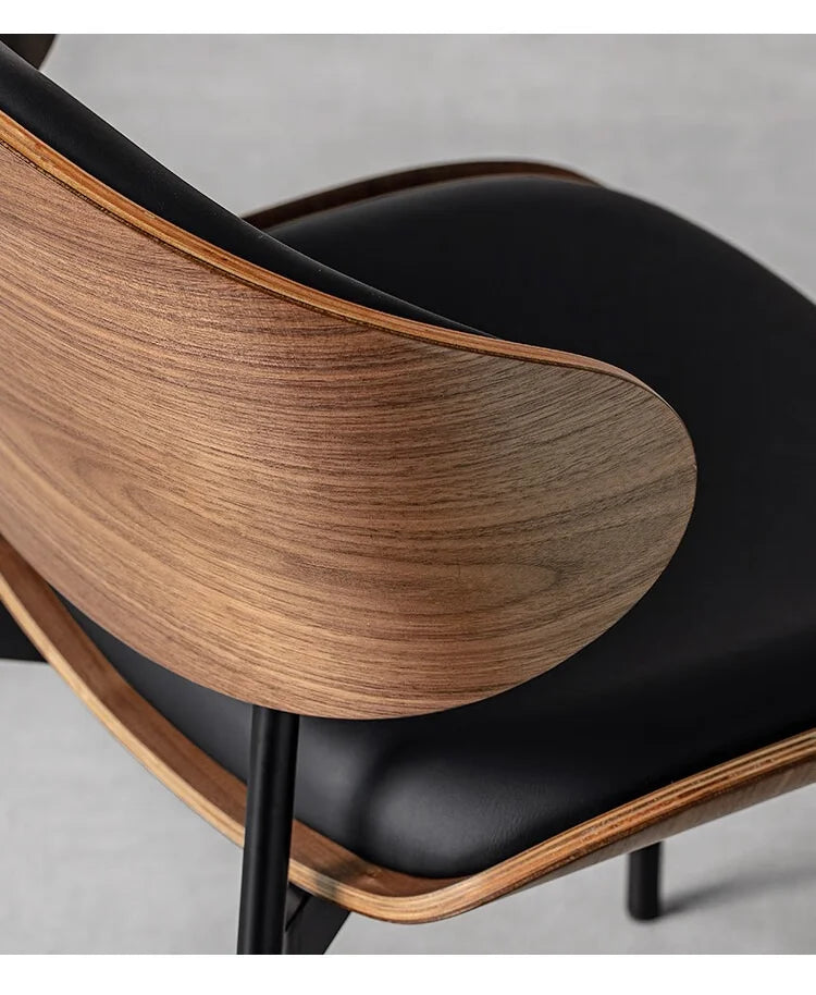 Luxus Designer Esszimmerstuhl aus Leder – Minimalistischer moderner Dining Chair ohne Armlehnen für Wohnzimmer &amp; Essbereich 