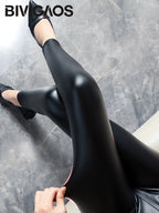 BIVIGAOS Damen Samt PU Leder Leggings – High Waist, warm gefüttert, matte Lederoptik & Slim Fit für Herbst und Winter