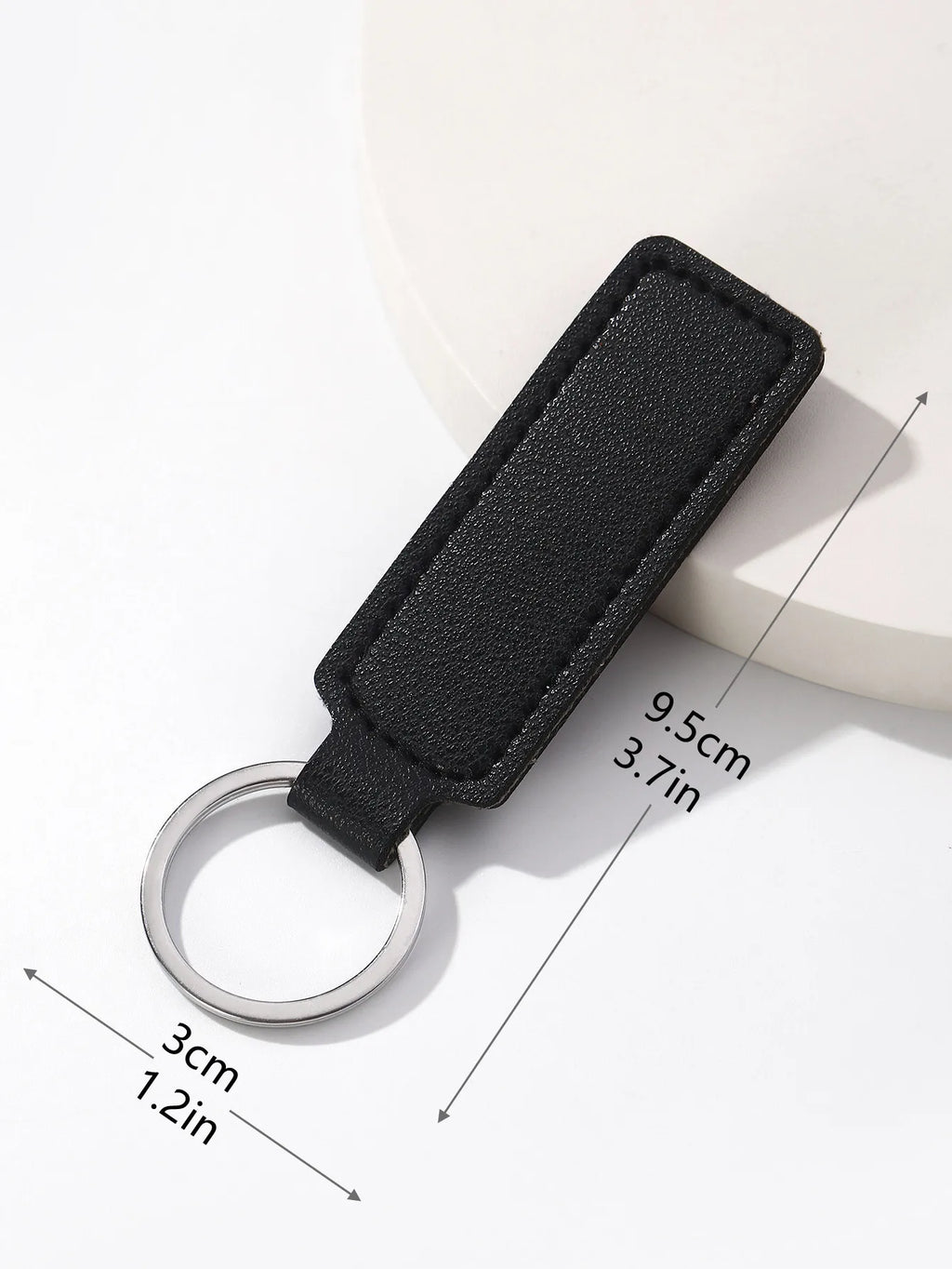 Handgefertigter Leder Schlüsselanhänger – Retro Keychain aus echtem Rindsleder in 7 Farben für Auto, Business & Alltag