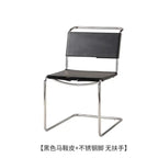 Italienischer Bauhaus Lederstuhl aus Sattelleder – Comedor moderno y muebles de diseño retro con iluminación y lujo