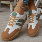 Damen Patchwork Sneaker aus PU-Leder – Modische Low-Top Schnürschuhe mit Streifen, flache Vulcanize Sportschuhe für Alltag & Freizeit