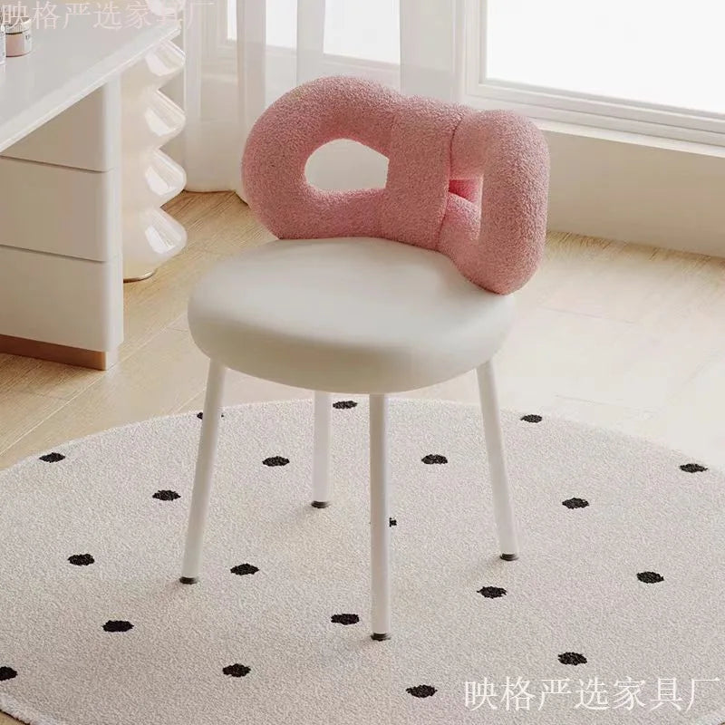 Premium Make-up Stuhl aus Leder – Drehbarer & höhenverstellbarer Schminkstuhl in Creme mit Schleifen-Rückenlehne