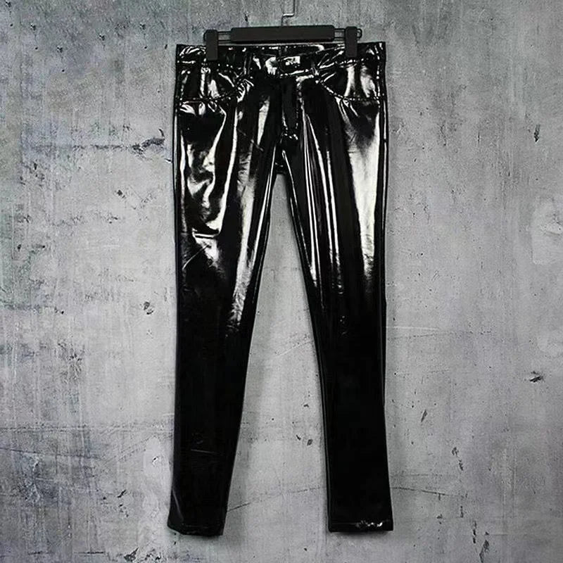 Pantalones de cuero de PU para hombre, corte ceñido, pantalones elásticos de estilo rockero y urbano, pantalones negros de motorrad y club para todo el día y el invierno.