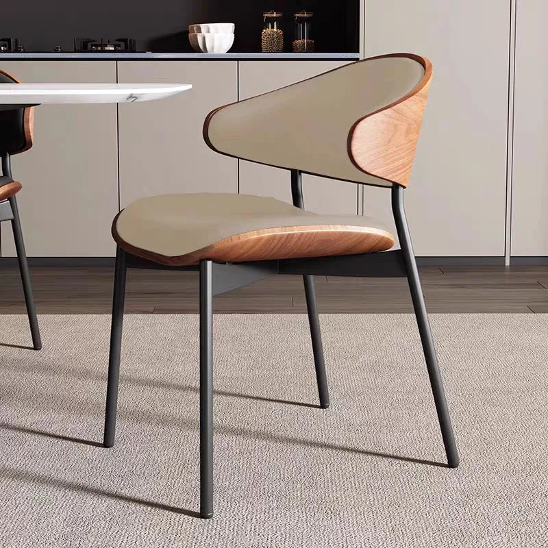 Luxus Designer Esszimmerstuhl aus Leder – Minimalistischer moderner Dining Chair ohne Armlehnen für Wohnzimmer &amp; Essbereich 