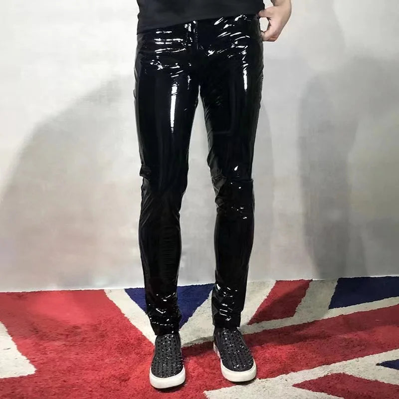 Pantalones de cuero de PU para hombre, corte ceñido, pantalones elásticos de estilo rockero y urbano, pantalones negros de motorrad y club para todo el día y el invierno.