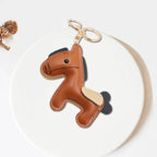 Niedlicher Pferde-Schlüsselanhänger aus PU-Leder – Cartoon Tier-Keychain als Taschen- & Autoanhänger, süßes Geschenk für Freundin, Schwester & Besties