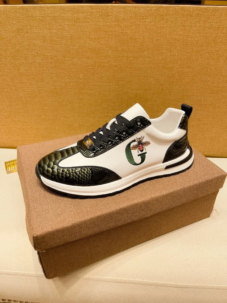 HUISONG Herren Leder Sneakers – Luxus Business Casual Schuhe, atmungsaktiv, wasserdicht, Designer-Style mit tierischen Prints