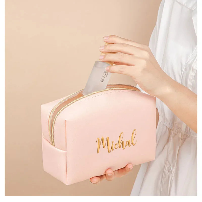 Personalisierte Kosmetiktasche aus PU Saffiano Leder – Bestickbar mit Name oder Logo, wasserdicht &amp; tragbar