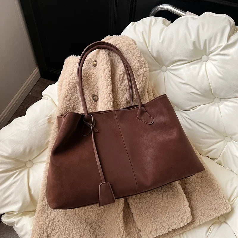 LEFTSIDE Große PU-Leder Tote Bag – Y2K Retro Schultertasche für Damen, Solide Farbhandtasche 2024