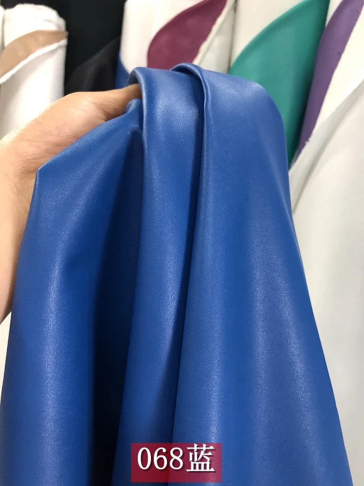 Dünnes weiches Kunstleder Meterware – Elastischer PU-Lederstoff mit Schafprägung für Kleidung, Taschen & DIY Nähprojekte