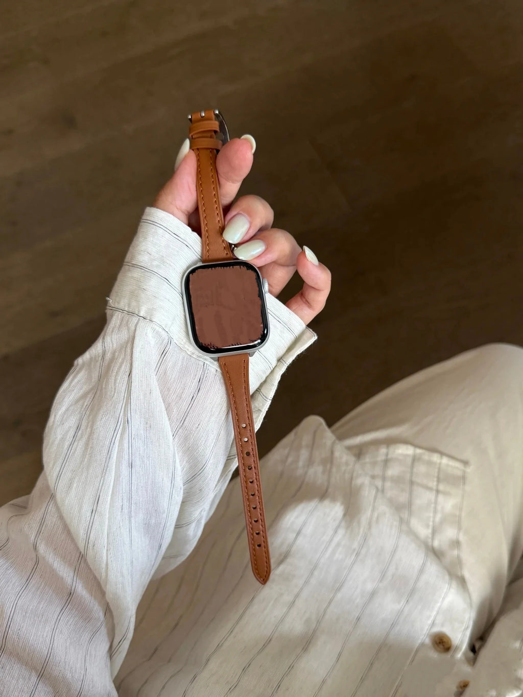 Elegante pulsera de cuero con bucle para Apple Watch de mujer – Correa de cuero de gran calidad de 38–46 mm y 49 mm para las series 1–11, SE y Ultra