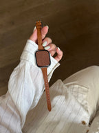 Elegante pulsera de cuero con bucle para Apple Watch de mujer – Correa de cuero de gran calidad de 38–46 mm y 49 mm para las series 1–11, SE y Ultra