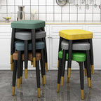 Moderner Esszimmerstuhl aus Leder mit Latexpolster – Stapelbarer Light-Luxury Dining Chair mit Carbonstahlrahmen & rutschfesten Füßen