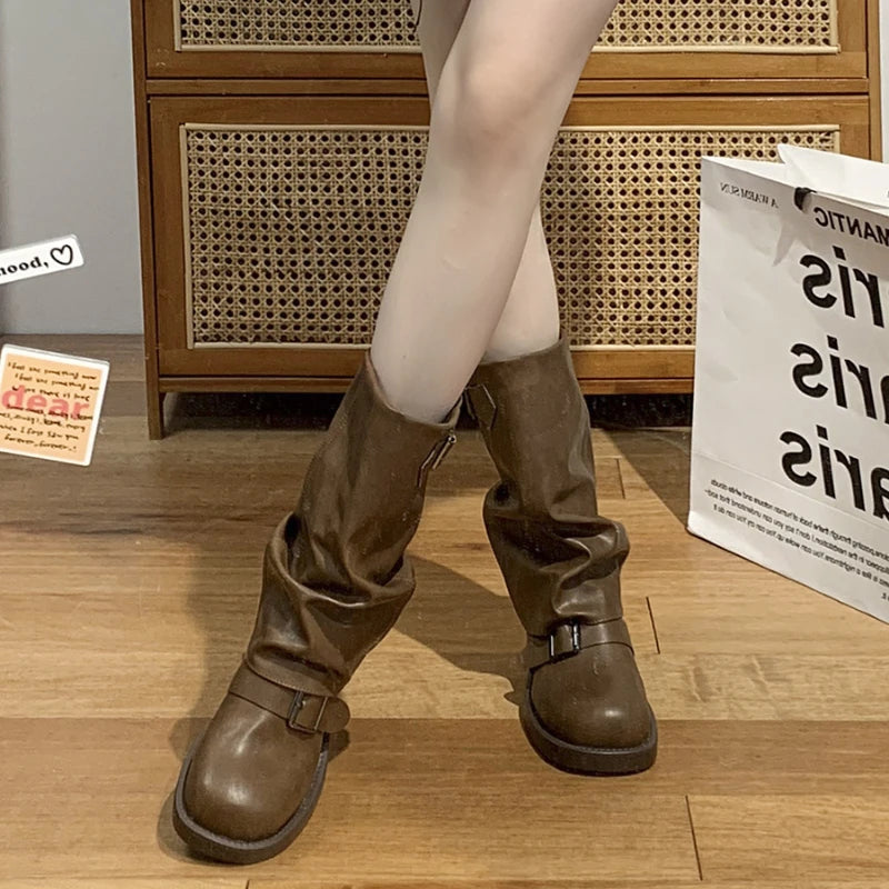 Luxuriöse Damen Biker Boots aus PU-Leder – Slip-On Mid-Calf Stiefel im Retro-Stil mit Blockabsatz & Schnallendetail