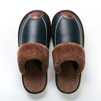 Herren Winter Hausschuhe aus PU-Leder – Warme Indoor Slipper mit Plüschfutter, Rutschfeste &amp; Wasserabweisende Lederschuhe für Zuhause 