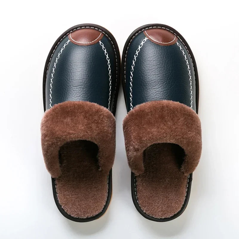 Herren Winter Hausschuhe aus PU-Leder – Warme Indoor Slipper mit Plüschfutter, Rutschfeste & Wasserabweisende Lederschuhe für Zuhause