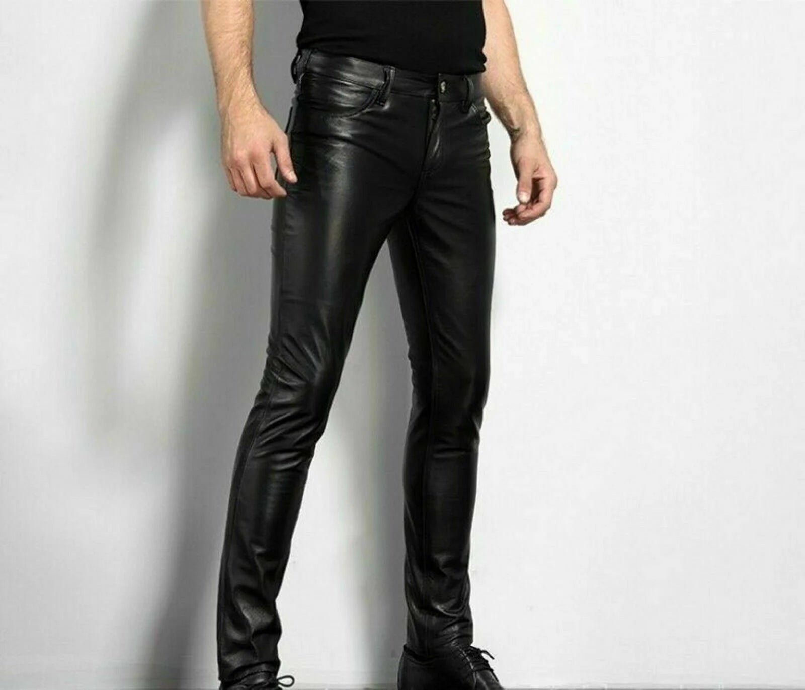 Herren Kunstlederhose im Rock & Biker Style – Slim Fit Skinny PU Lederhose für Party, Club & Motorrad-Look