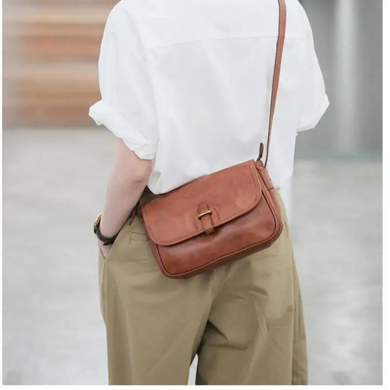 PNDME Damen Leder-Umhängetasche – Echtes Rindsleder, Vintage Messenger Bag, Handgefertigt, Schultertasche für Alltag & Freizeit