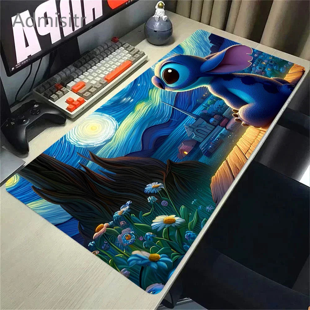 HD Kawaii Anime Stitch Leder Mousepad – Großes Gaming Mouse Pad mit Anti-Rutsch, Kantenschutz & Handgelenkauflage aus PU Leder