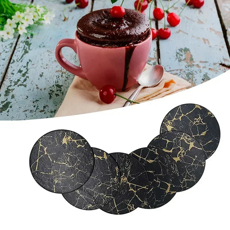 6er Set hitzebeständige PU Leder Untersetzer in Marmor-Optik – Runde Kaffee- & Teeunterlagen in Schwarz/Weiß, pflegeleicht & modern