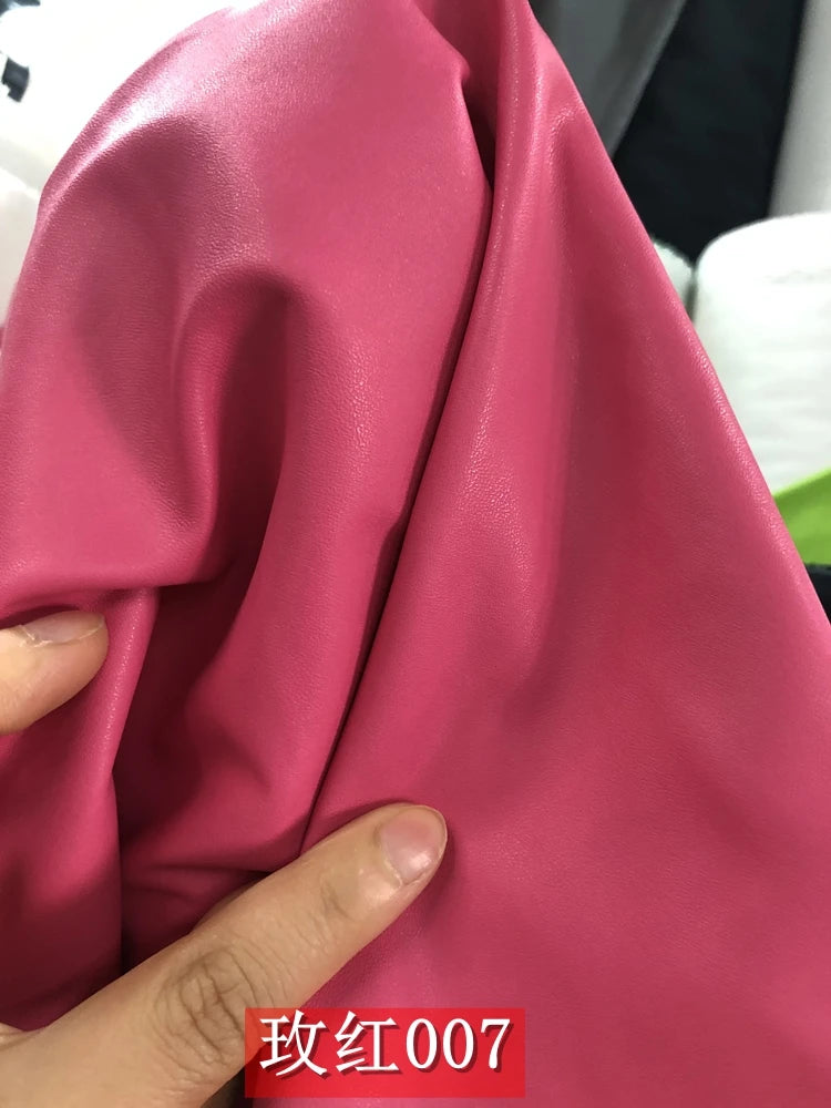 Dünnes weiches Kunstleder Meterware – Tissu en cuir PU élastique avec revêtement pour vêtements, sacs et projets de bricolage 