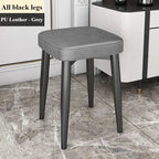 Moderner Esszimmerstuhl aus Leder mit Latexpolster – Stapelbarer Light-Luxury Dining Chair mit Carbonstahlrahmen & rutschfesten Füßen