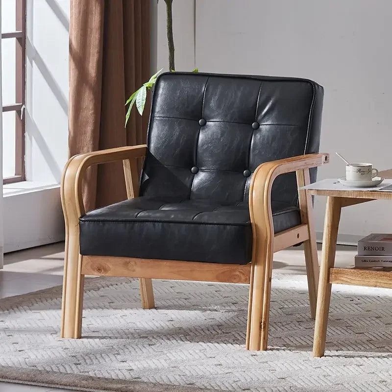 Nordischer Retro Holzstuhl mit Armlehnen – Minimalistischer Wohnzimmerstuhl aus Massivholz mit Lederbezug, Moderner Lounge- &amp; Sesselstuhl