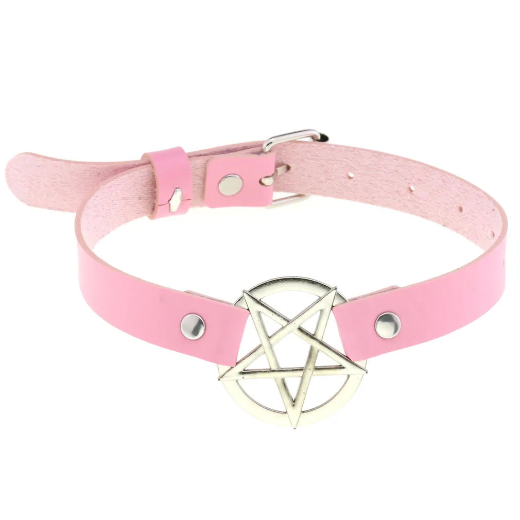 Punk Choker Halskette aus Leder & Spitze – Pinke Gothic Halskette mit Herz- & Kreis-Anhänger im Harajuku Style