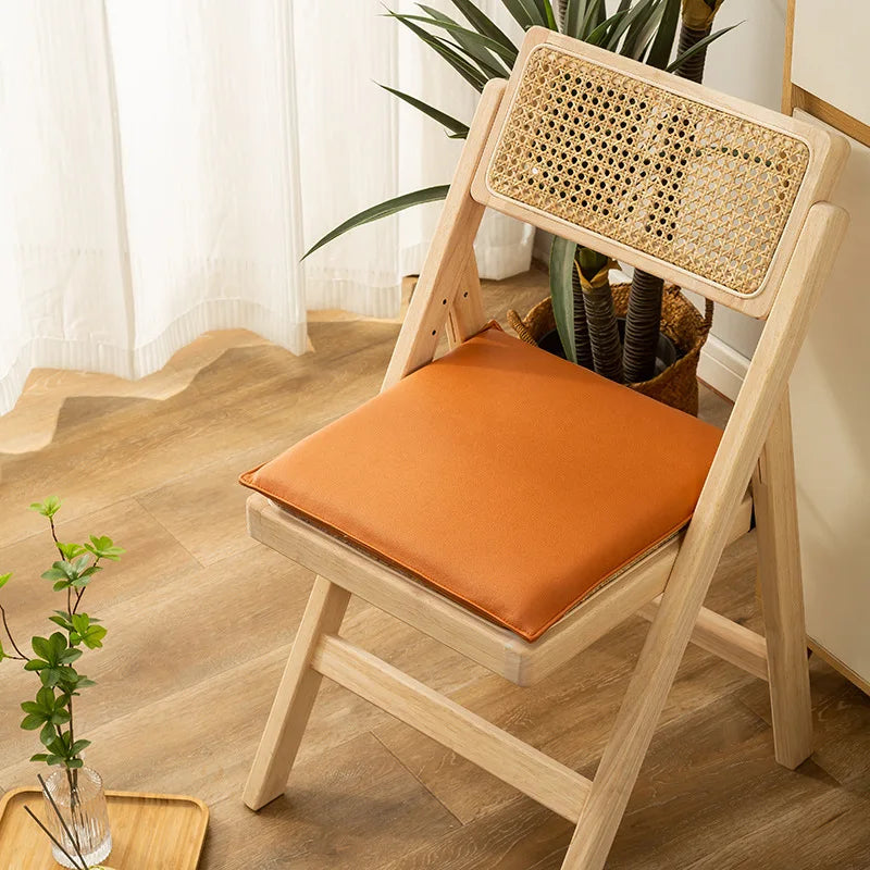 Quadratisches Stuhlkissen aus PU Leder 40×40 cm - Wasserdichtes Memory-Foam Sitzkissen für Esszimmer, Homeoffice &amp; Alltag 