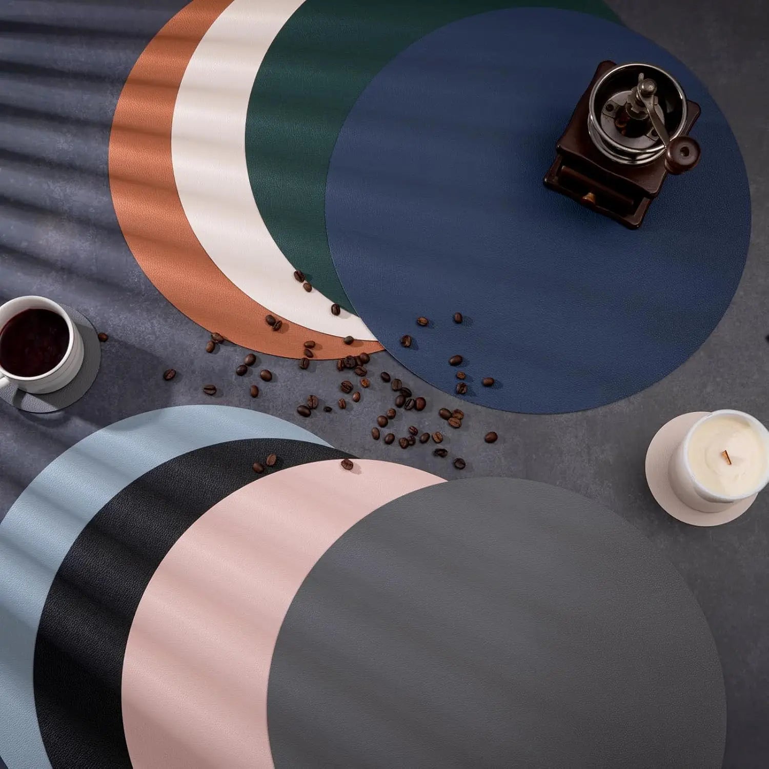 Runde PU-Kunstleder Tischsets & Untersetzer – Elegantes, doppelseitiges Platzmatten-Set im American Style für Dining, Party & Dekoration (1/4/10 Sets)