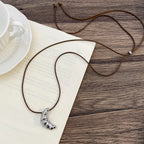 Lange Halskette mit Horn-Anhänger – Elegante Lederkordel Sweater Chain im Boho-Stil für Damen