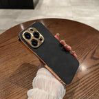 Funda práctica de lujo con soporte metálico para iPhone 11–17 Pro Max y Air – Funda de cuero con protección para cámara