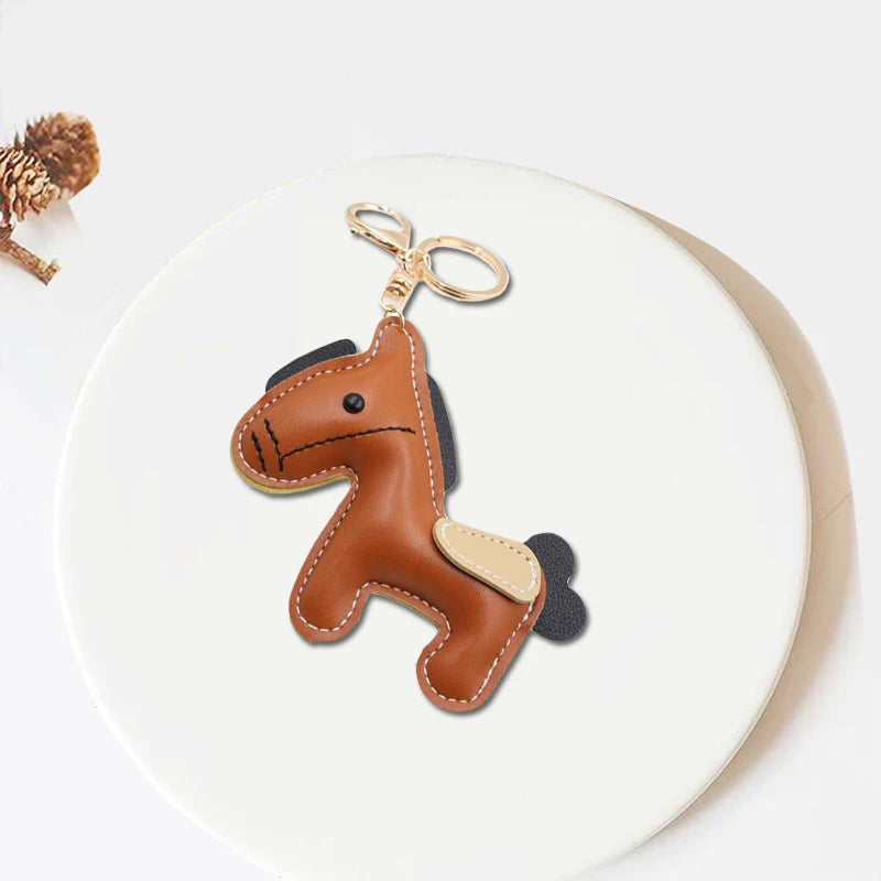Niedlicher Pferde-Schlüsselanhänger aus PU-Leder – Cartoon Tier-Keychain als Taschen- & Autoanhänger, süßes Geschenk für Freundin, Schwester & Besties