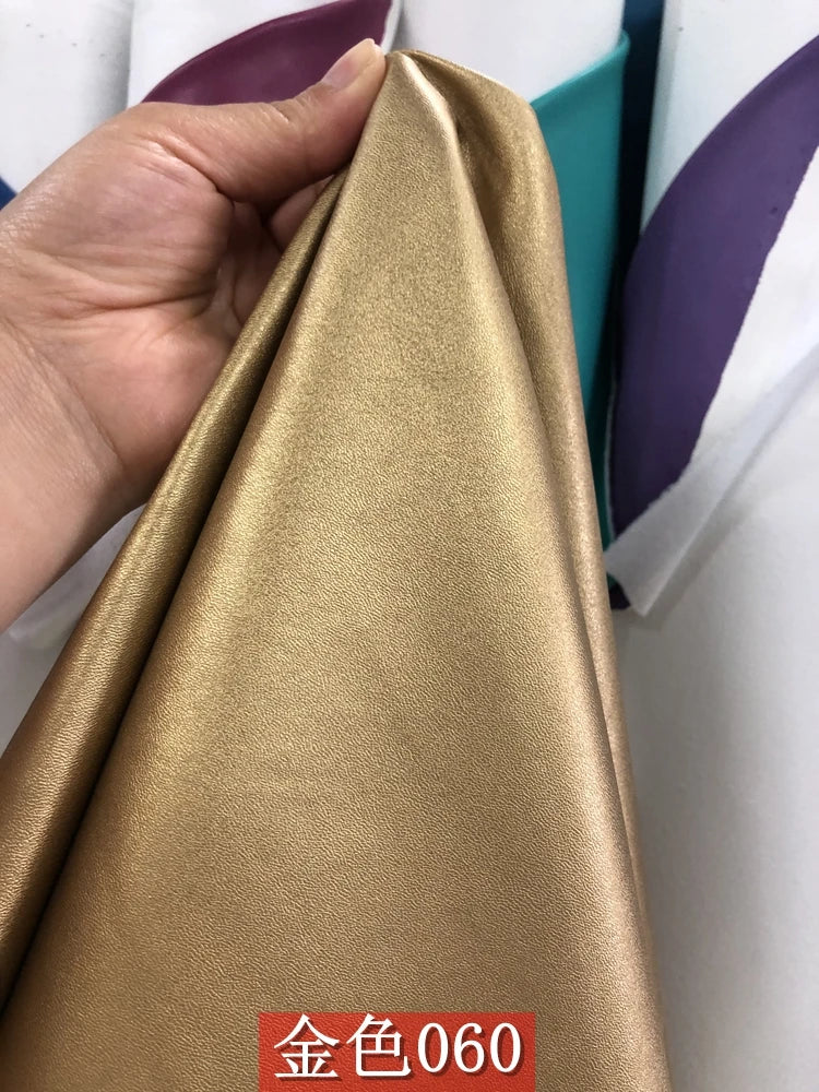 Dünnes weiches Kunstleder Meterware – Elastischer PU-Lederstoff mit Schafprägung für Kleidung, Taschen & DIY Nähprojekte