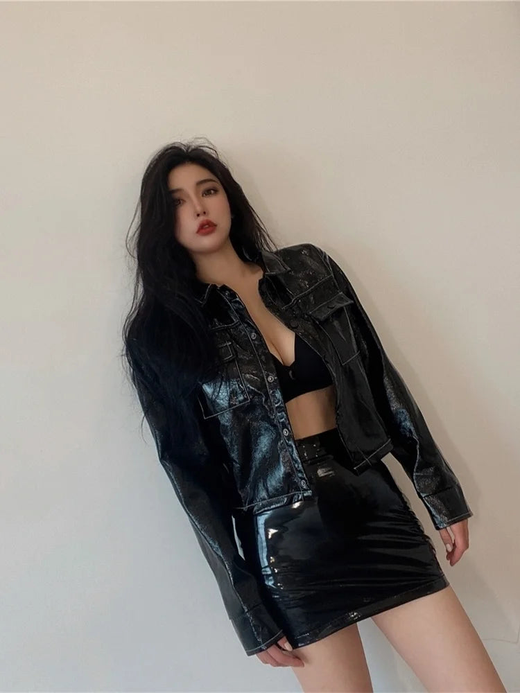 Damen Minirock aus reflektierendem PU-Leder – High Waist Bleistiftrock, figurbetonter Lederrock für Herbst & Winter, moderner Club- & Fashion-Look