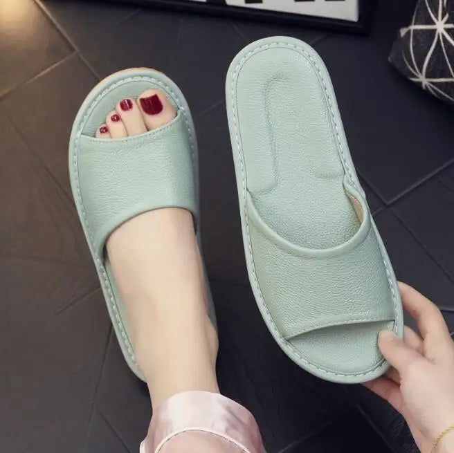 Chaussures de maison en cuir unisexe – Pantoufles plates classiques en cuir véritable pour maison, maison pour hommes et femmes 