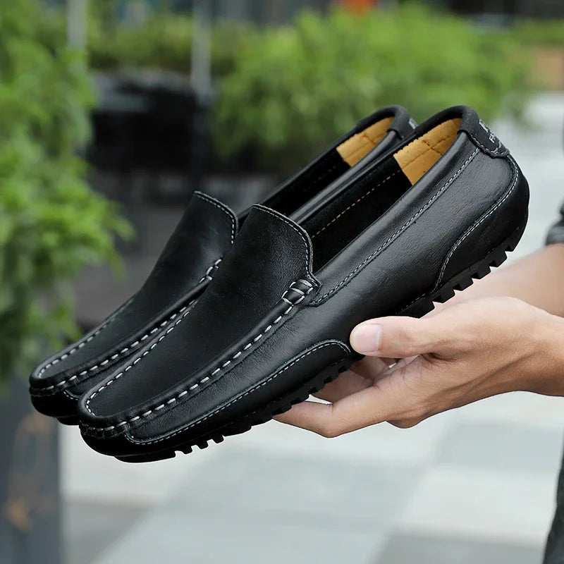 Herren Leder Mokassins aus echtem Rindsleder – Atmungsaktive Slip-On Loafer, flache Driving Schuhe für Casual & Business