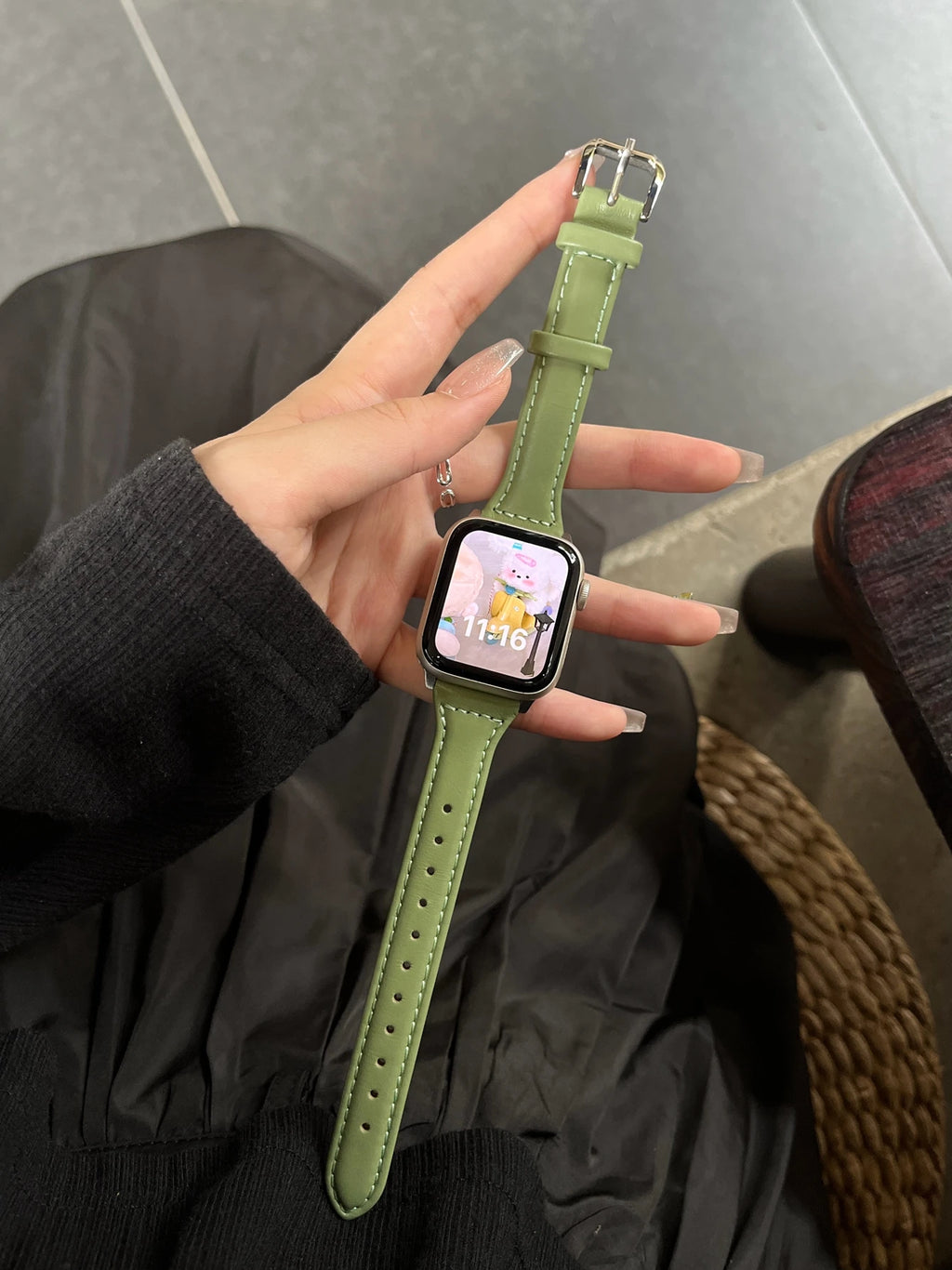 Elegante pulsera de cuero con bucle para Apple Watch de mujer – Correa de cuero de gran calidad de 38–46 mm y 49 mm para las series 1–11, SE y Ultra