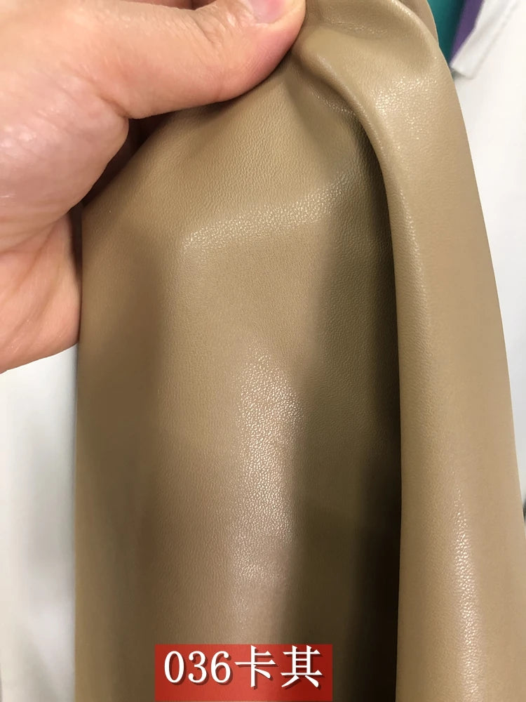 Dünnes weiches Kunstleder Meterware – Tissu en cuir PU élastique avec revêtement pour vêtements, sacs et projets de bricolage 