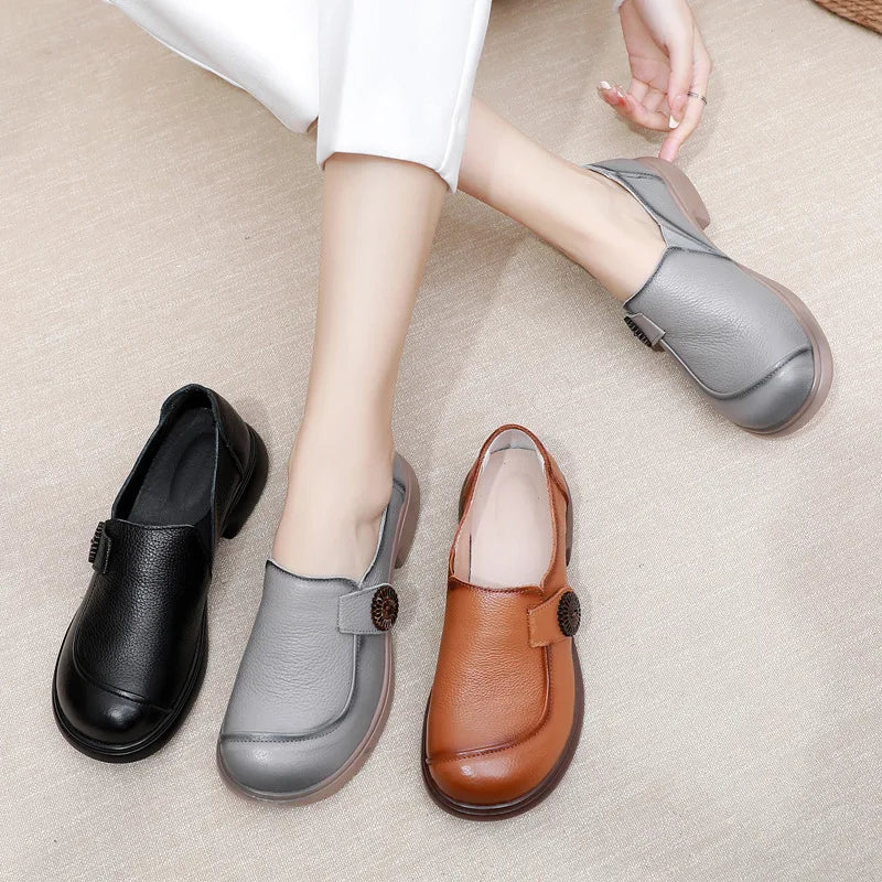 feerldi Damen Leder Flats WB-06K – Mocassins élégants à enfiler, mocassins confortables avec petits talons, chaussures plates grises