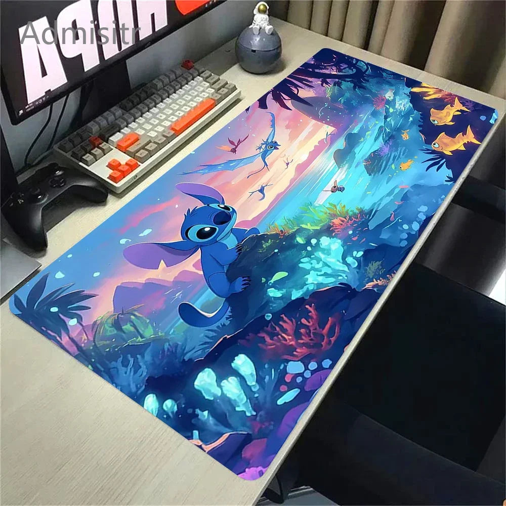 HD Kawaii Anime Stitch Leder Mousepad – Großes Gaming Mouse Pad mit Anti-Rutsch, Kantenschutz & Handgelenkauflage aus PU Leder