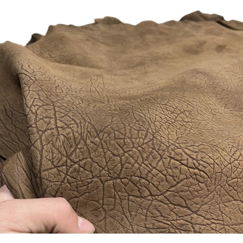 Dunkelbraunes Top-Layer Echtleder mit gebürsteter Bison-Grain-Struktur – 1,6–1,8 mm Lederstoff für Taschen, Möbel & Schuhe